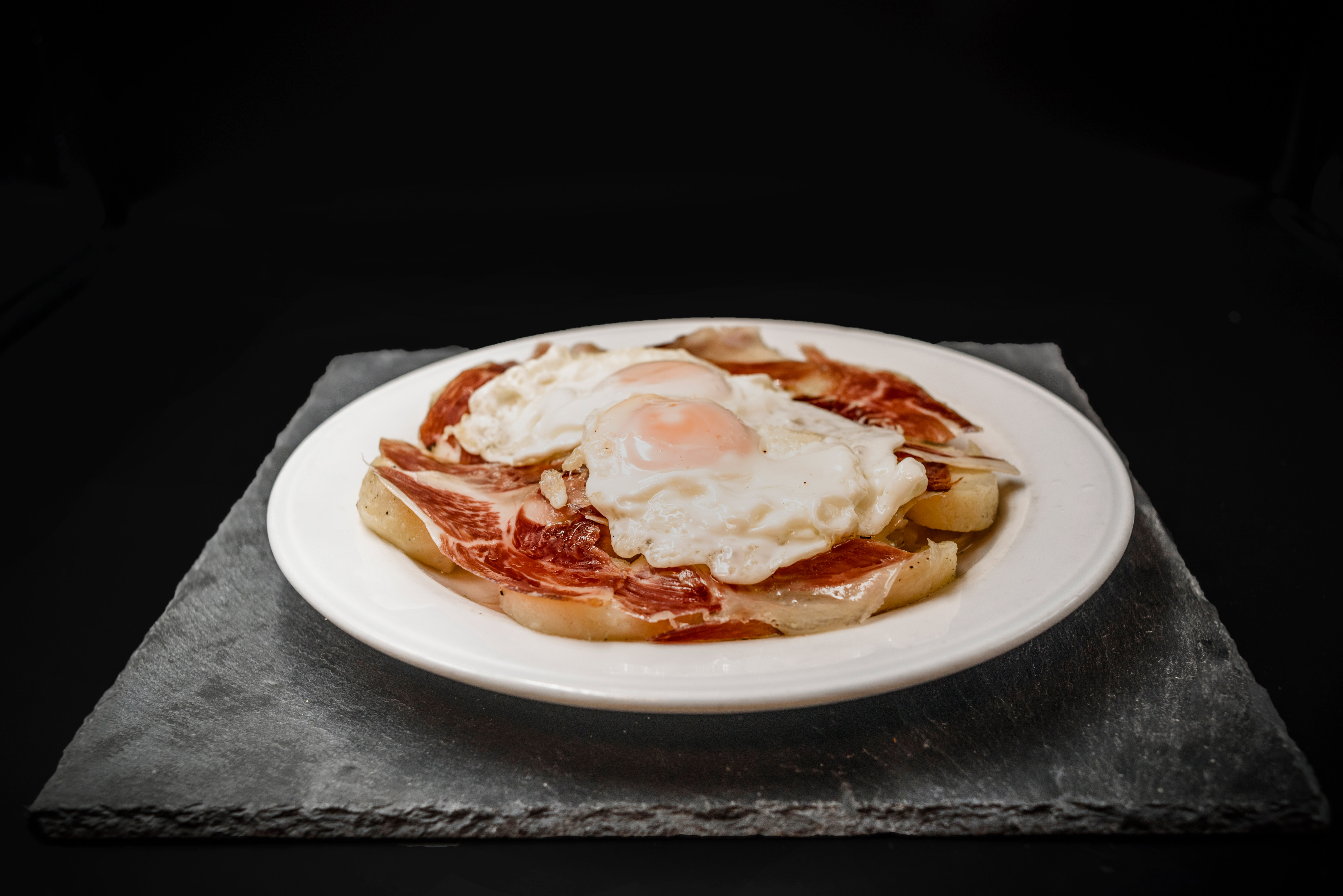 Ración Huevos Estrellados con Jamón Museo del Jamón de Alcorcón